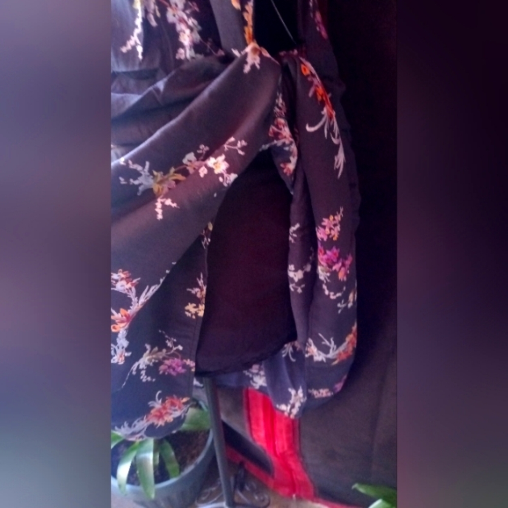 PAIGE Tolucah Floral Midi Sundress in Black. Size Small - Picture 6 of 8